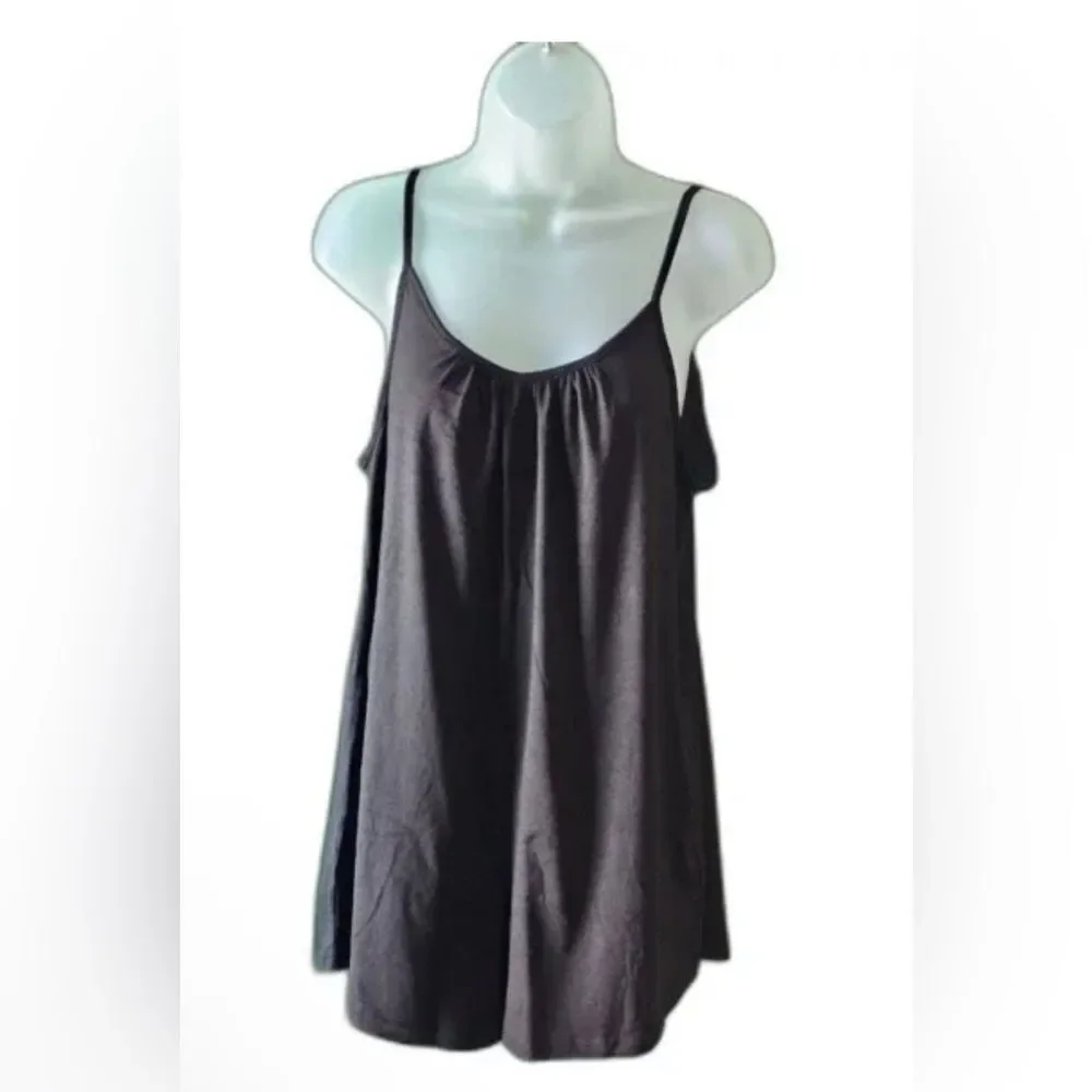 Women’s Black Sleeveless Scoop-Neck Romper - Picture 3 of 5
